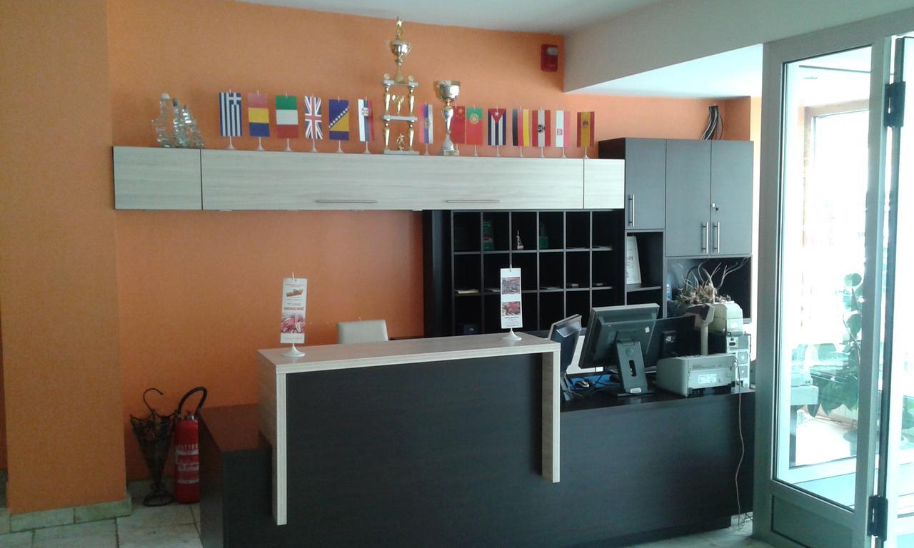 Motel Park Rogatica מראה חיצוני תמונה